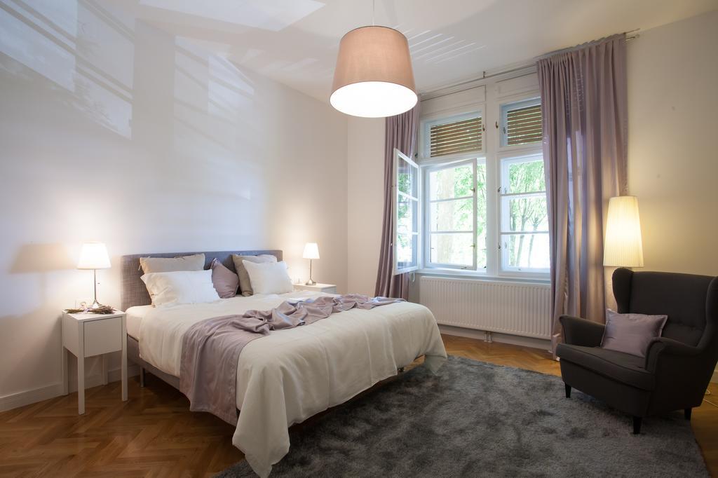 Business Appartements "Villa Muenz" Pola Esterno foto